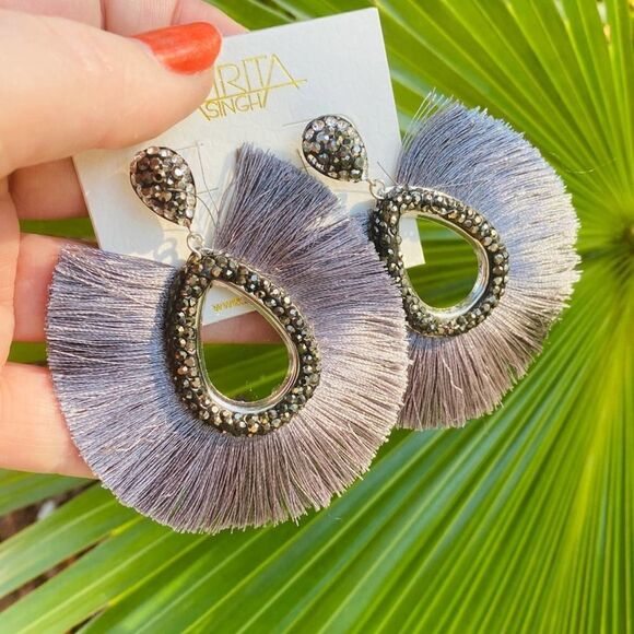 Caviar stoned earrings with fanned out fringe - Picture 5 of 6